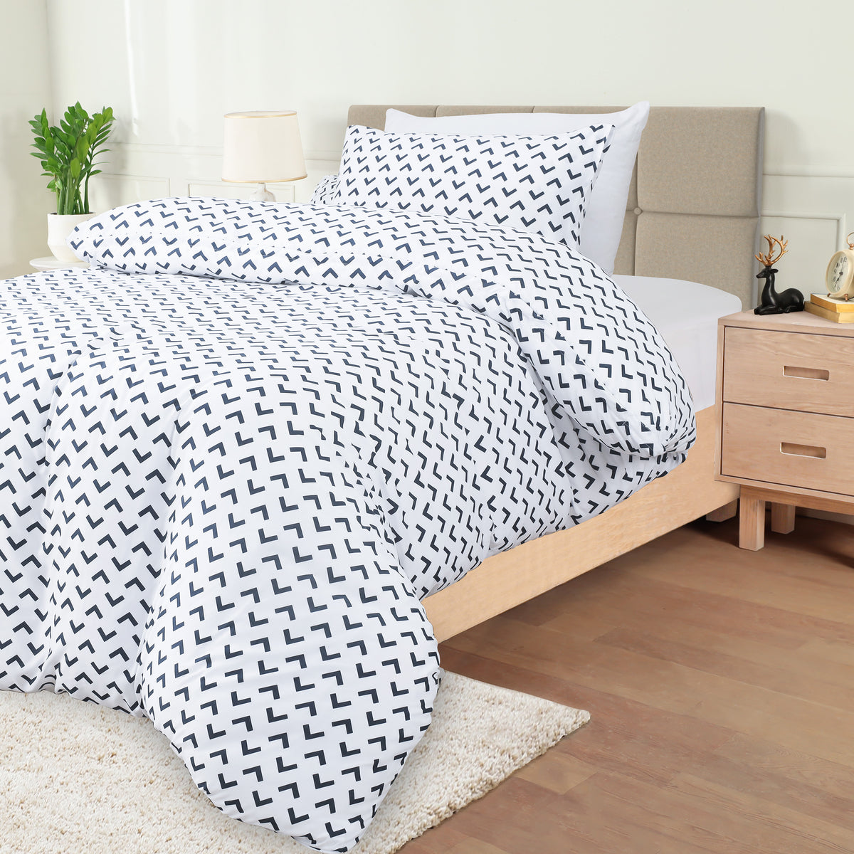 Signature Arrow Design Brushed Duvet Set
