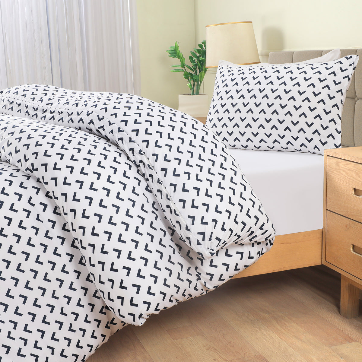 Signature Arrow Design Brushed Duvet Set
